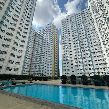 Bea Lu Staycation