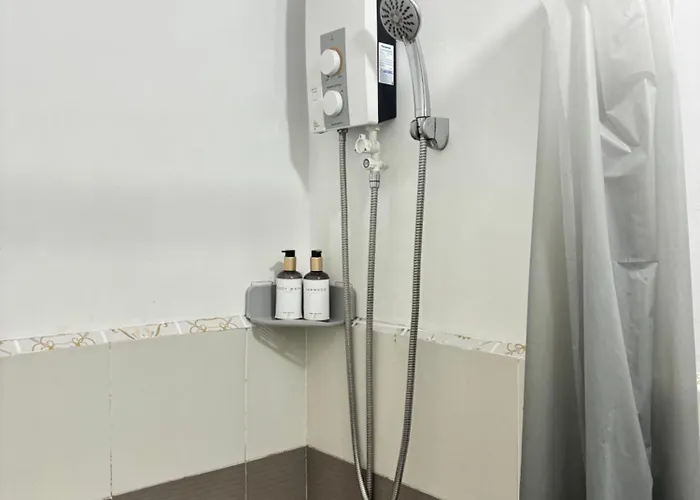 Bea Lu Staycation Apartahotel *